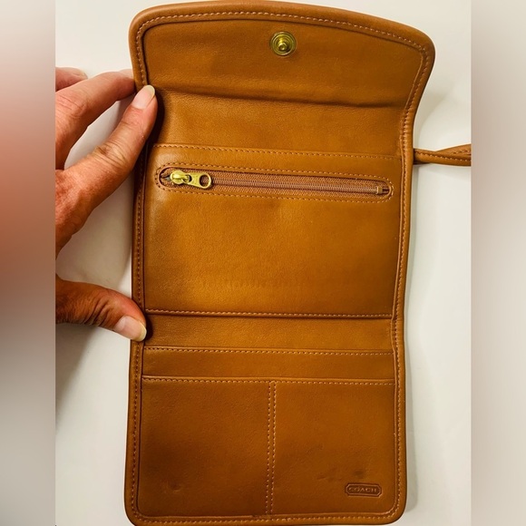 Vintage Coach NWOT Swing Wallet in British Tam # 4843 - Picture 8 of 14